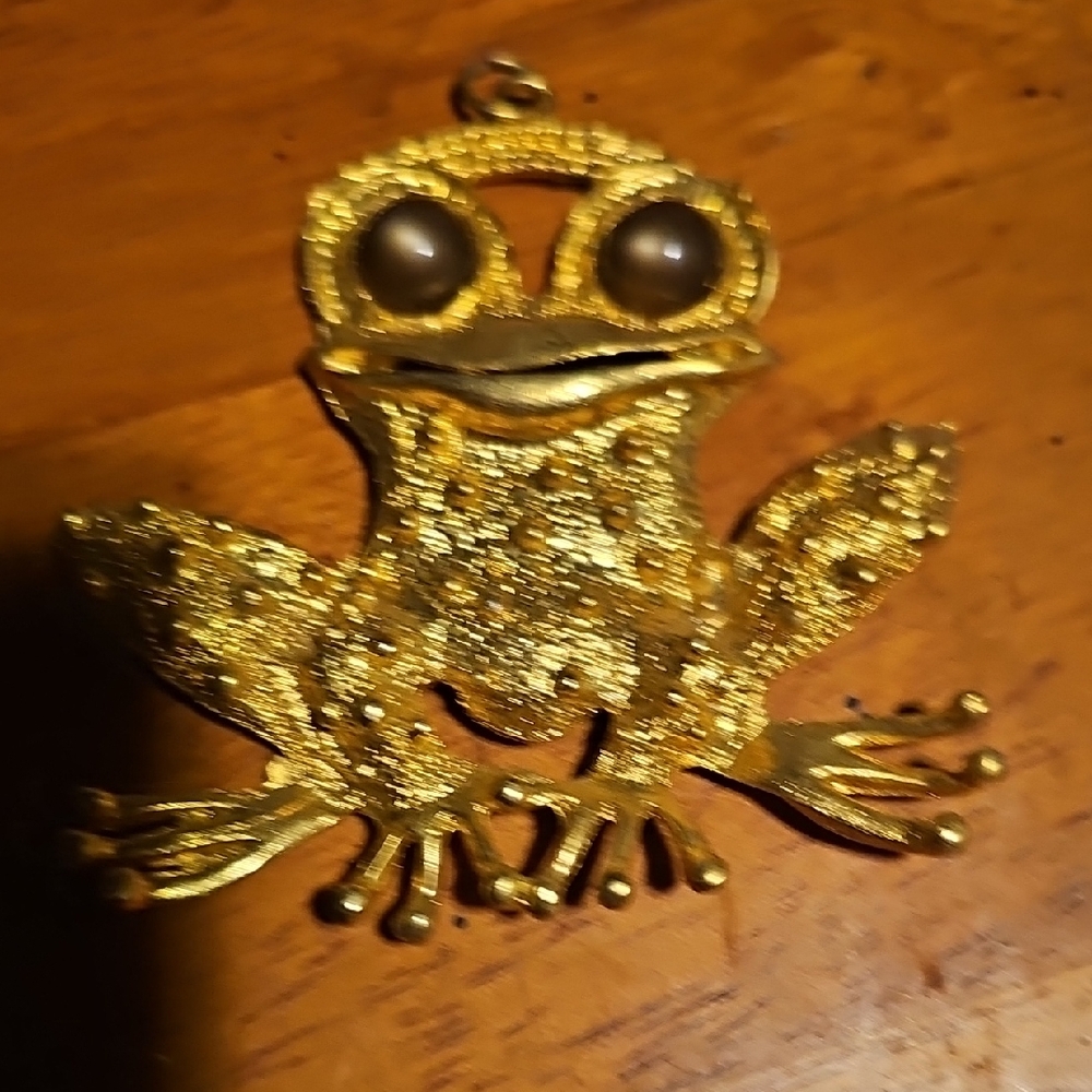 Gold Frog Pendant Necklace